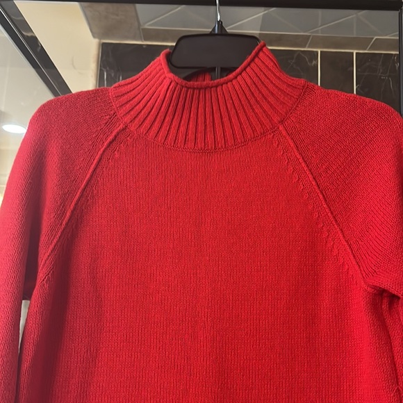 Banana Republic red sweater, size S, NWT. - Picture 2 of 9